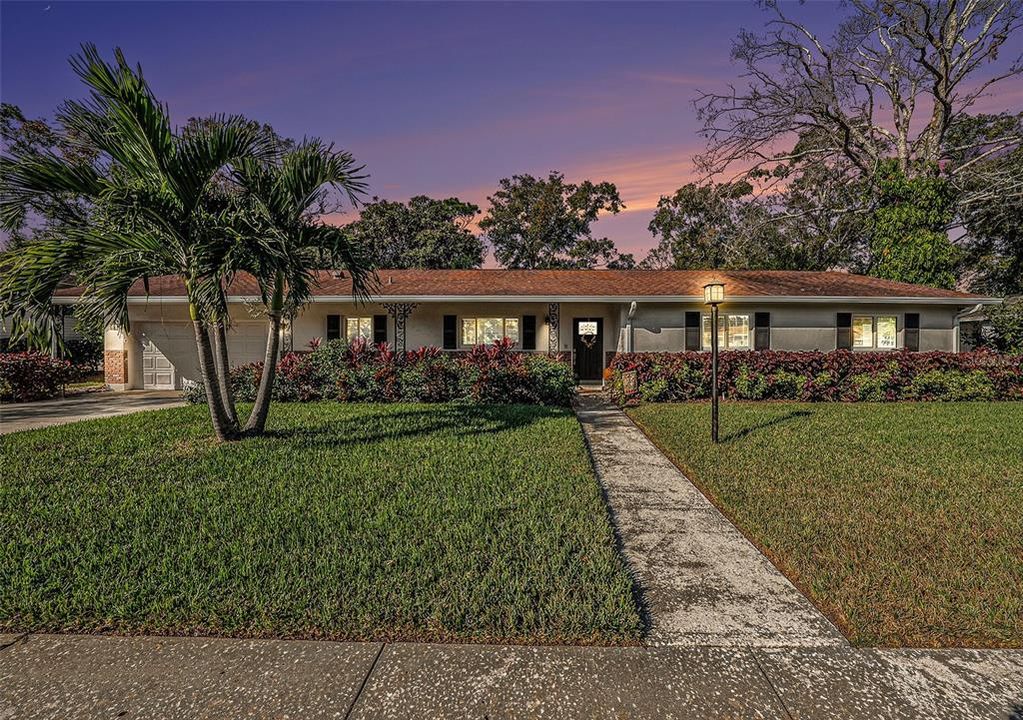 En Venta: $450,000 (3 camas, 2 baños, 1624 Pies cuadrados)