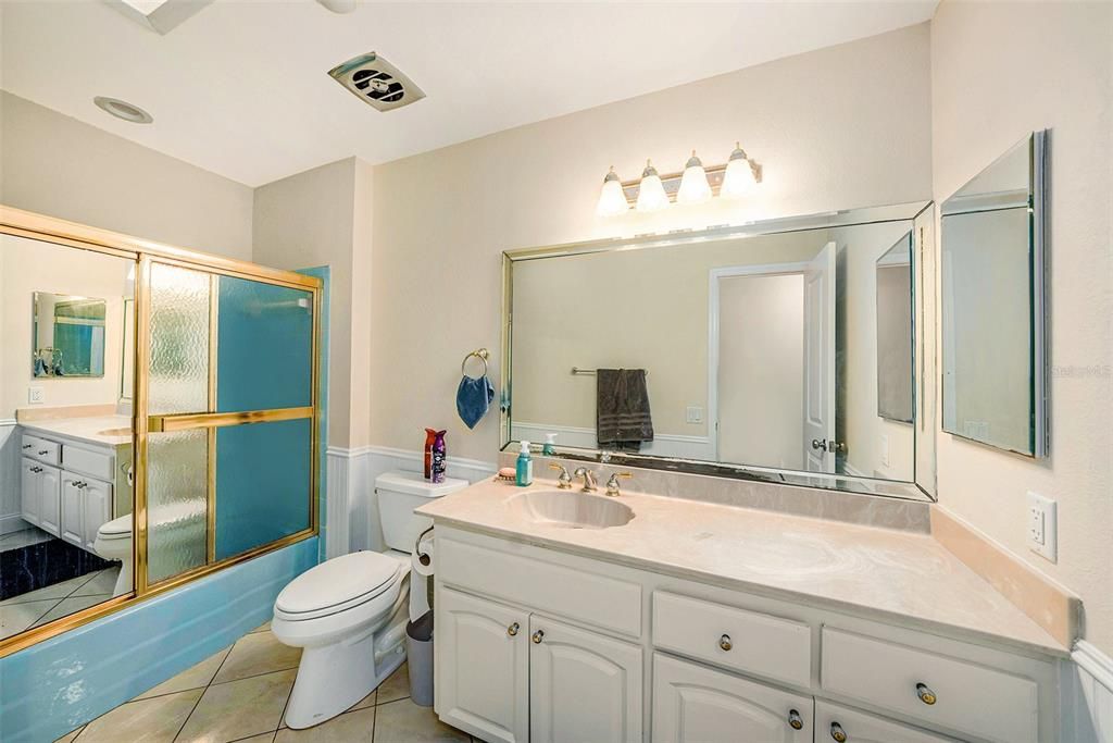 En Venta: $450,000 (3 camas, 2 baños, 1624 Pies cuadrados)