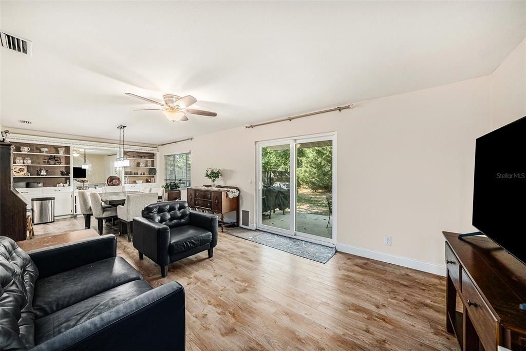 En Venta: $450,000 (3 camas, 2 baños, 1624 Pies cuadrados)