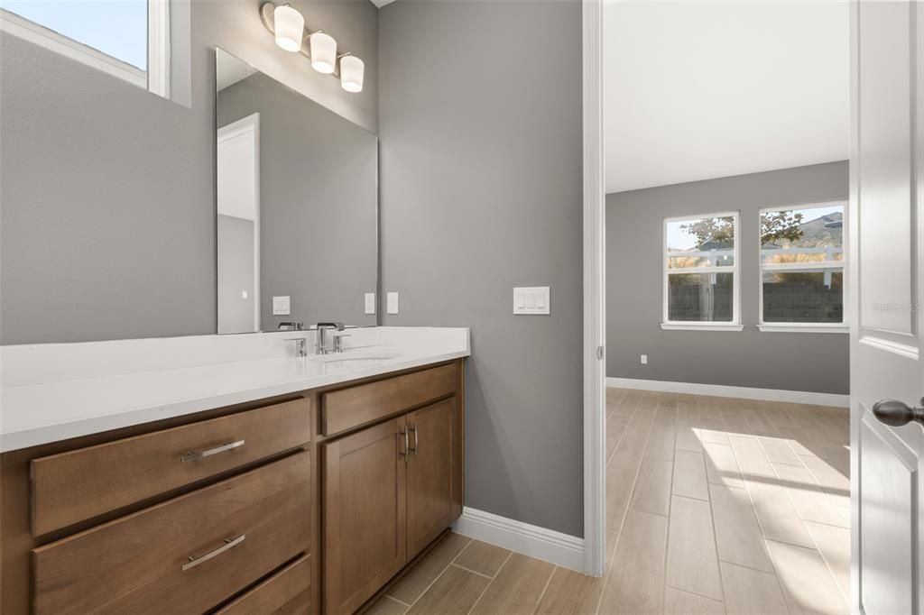 For Sale: $334,990 (3 beds, 3 baths, 2025 Square Feet)