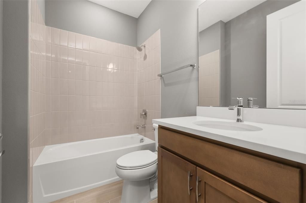 For Sale: $334,990 (3 beds, 3 baths, 2025 Square Feet)