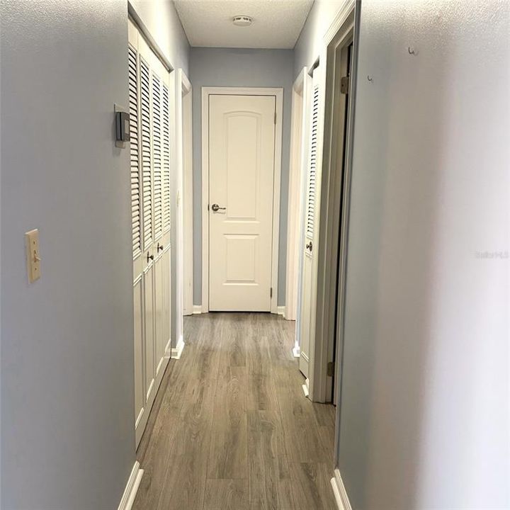 For Sale: $279,000 (2 beds, 2 baths, 1124 Square Feet)