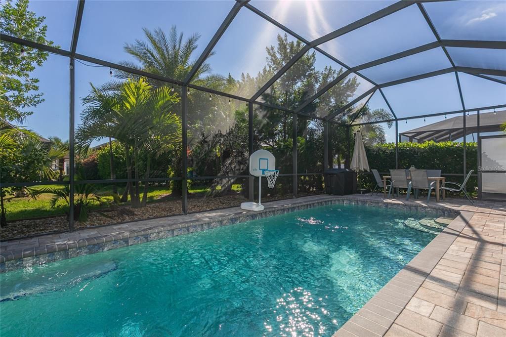 For Sale: $439,900 (4 beds, 2 baths, 2161 Square Feet)