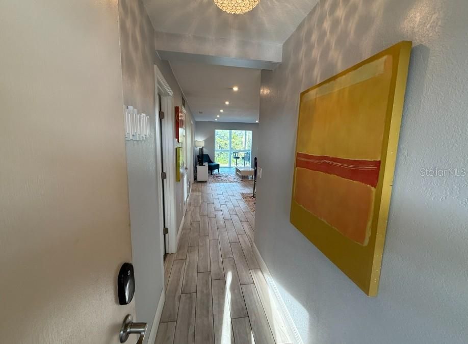 На продажу: $189,900 (2 спален, 2 ванн, 828 Квадратных фут)