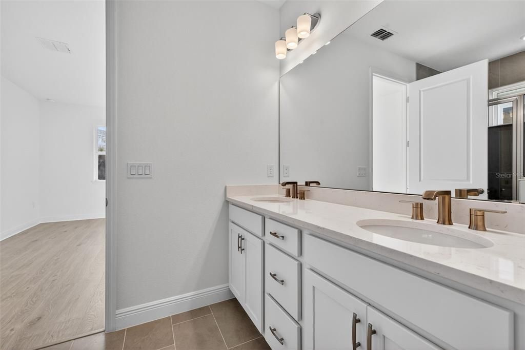 待售: $329,990 (3 贝兹, 2 浴室, 1888 平方英尺)