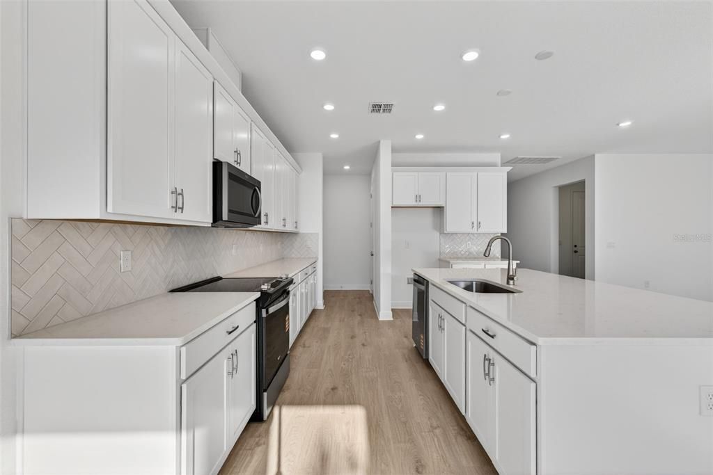 待售: $329,990 (3 贝兹, 2 浴室, 1888 平方英尺)