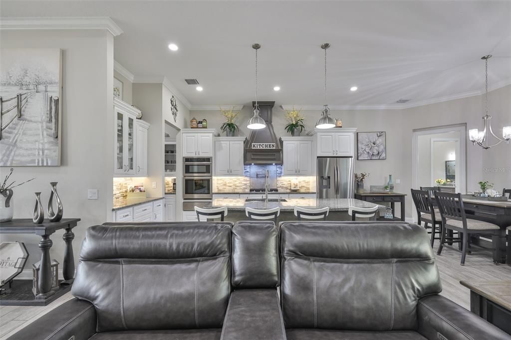 Active With Contract: $849,900 (4 beds, 3 baths, 3250 Square Feet)