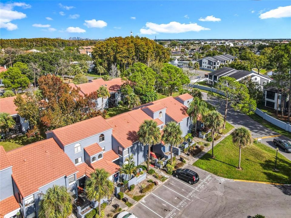 For Rent: $2,150 (2 beds, 2 baths, 860 Square Feet)