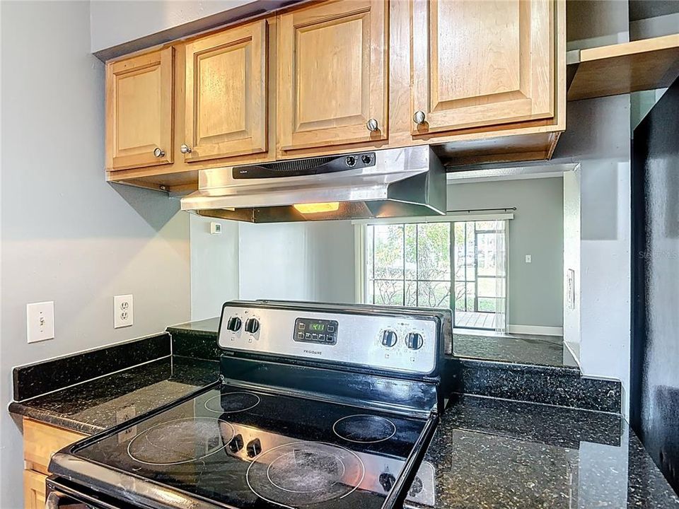 For Rent: $2,150 (2 beds, 2 baths, 860 Square Feet)