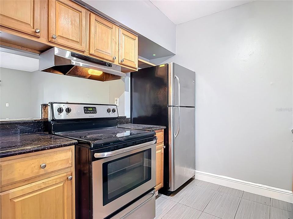 For Rent: $2,150 (2 beds, 2 baths, 860 Square Feet)