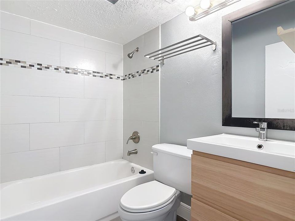 For Rent: $2,150 (2 beds, 2 baths, 860 Square Feet)