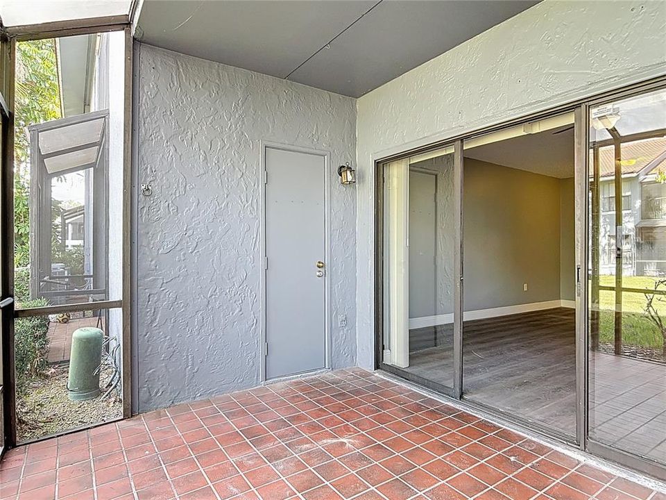 For Rent: $2,150 (2 beds, 2 baths, 860 Square Feet)