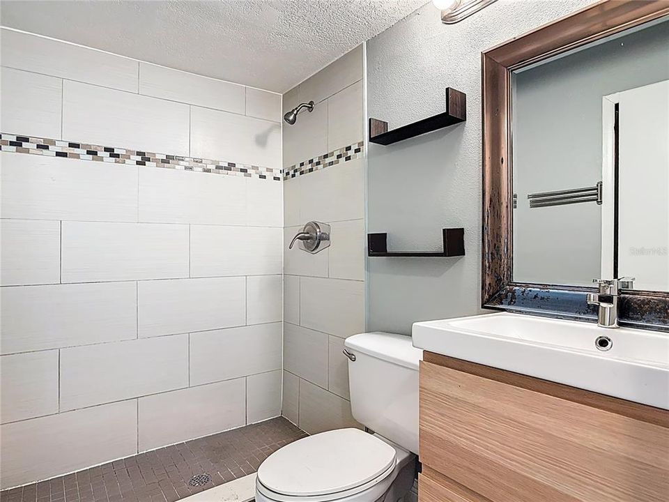 For Rent: $2,150 (2 beds, 2 baths, 860 Square Feet)