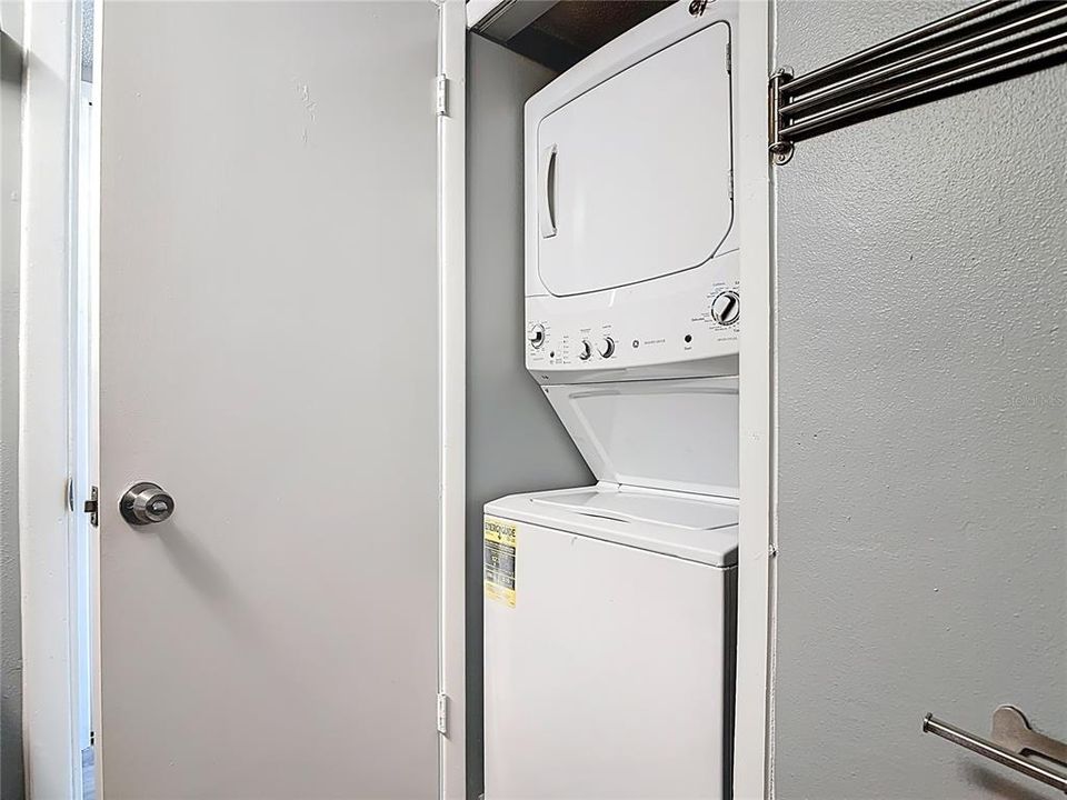 For Rent: $2,150 (2 beds, 2 baths, 860 Square Feet)