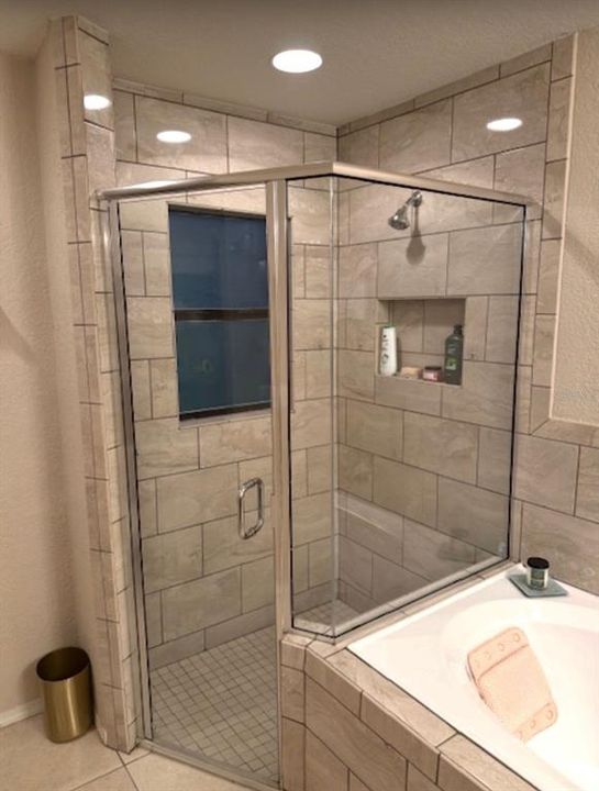 For Sale: $289,900 (3 beds, 2 baths, 1429 Square Feet)