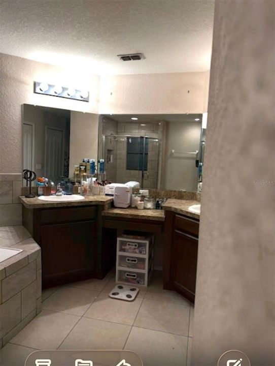 For Sale: $289,900 (3 beds, 2 baths, 1429 Square Feet)