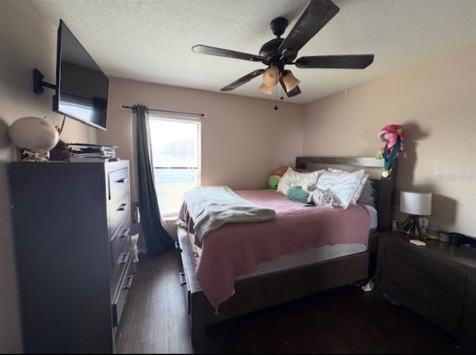 For Sale: $289,900 (3 beds, 2 baths, 1429 Square Feet)