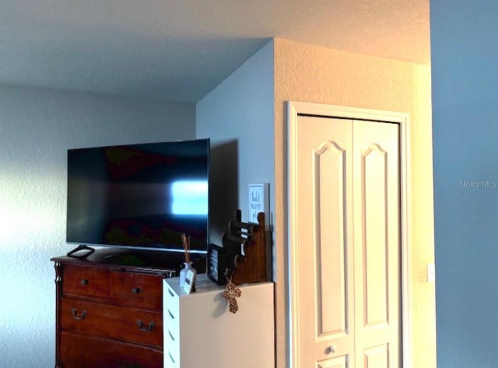 For Sale: $289,900 (3 beds, 2 baths, 1429 Square Feet)