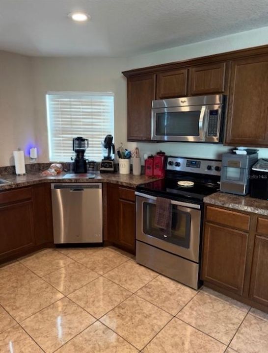 For Sale: $289,900 (3 beds, 2 baths, 1429 Square Feet)