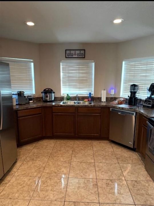 For Sale: $289,900 (3 beds, 2 baths, 1429 Square Feet)