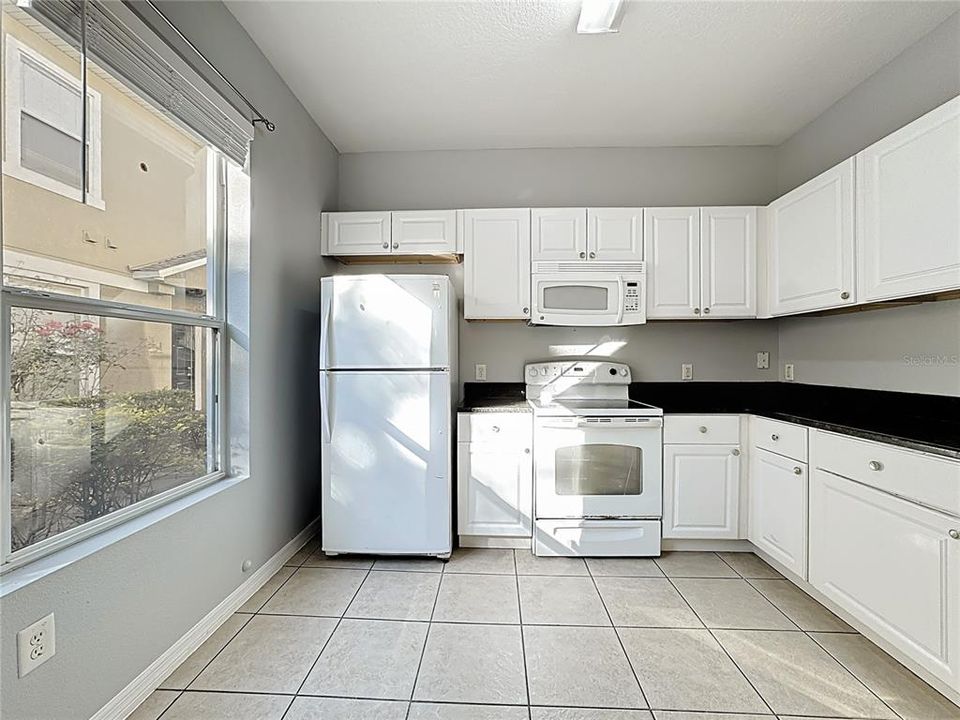 For Rent: $2,450 (3 beds, 2 baths, 1544 Square Feet)