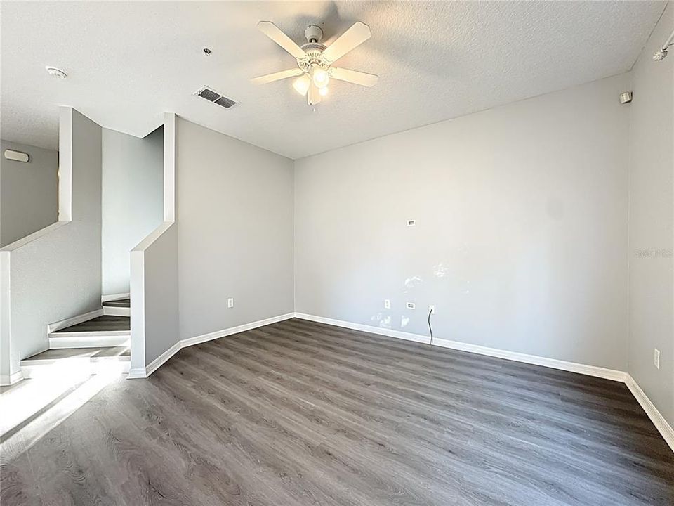 For Rent: $2,450 (3 beds, 2 baths, 1544 Square Feet)