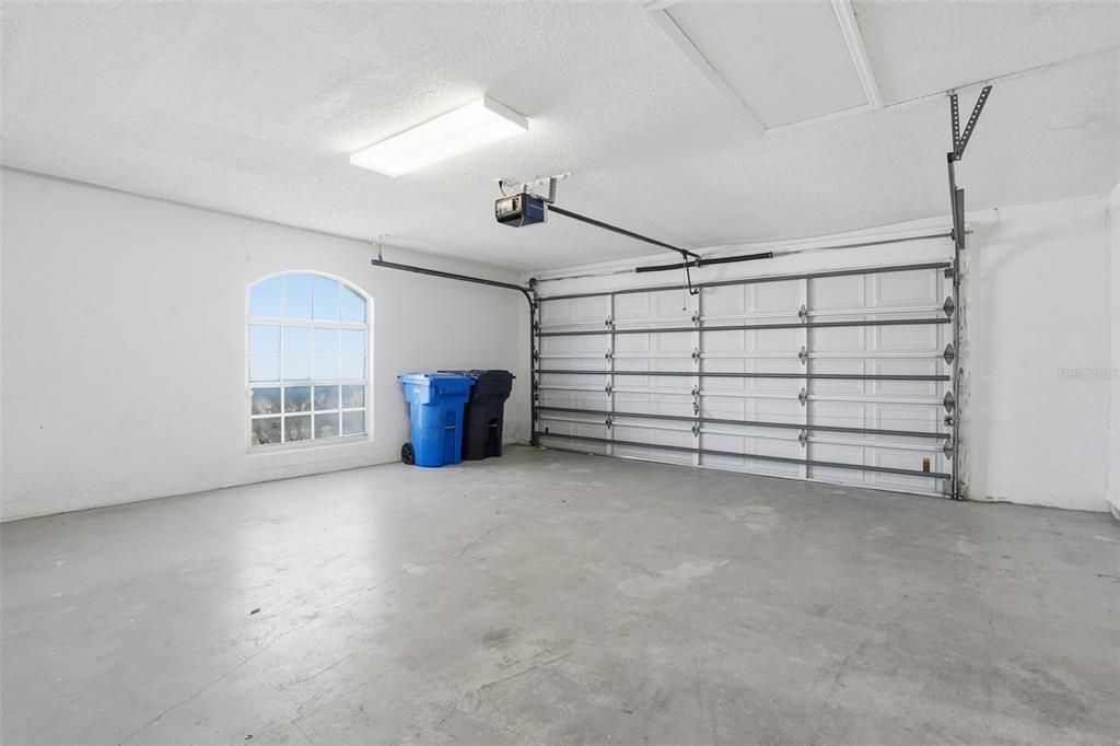 En Venta: $529,000 (5 camas, 2 baños, 3214 Pies cuadrados)