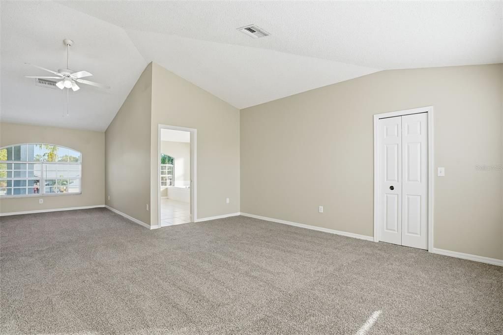 En Venta: $529,000 (5 camas, 2 baños, 3214 Pies cuadrados)