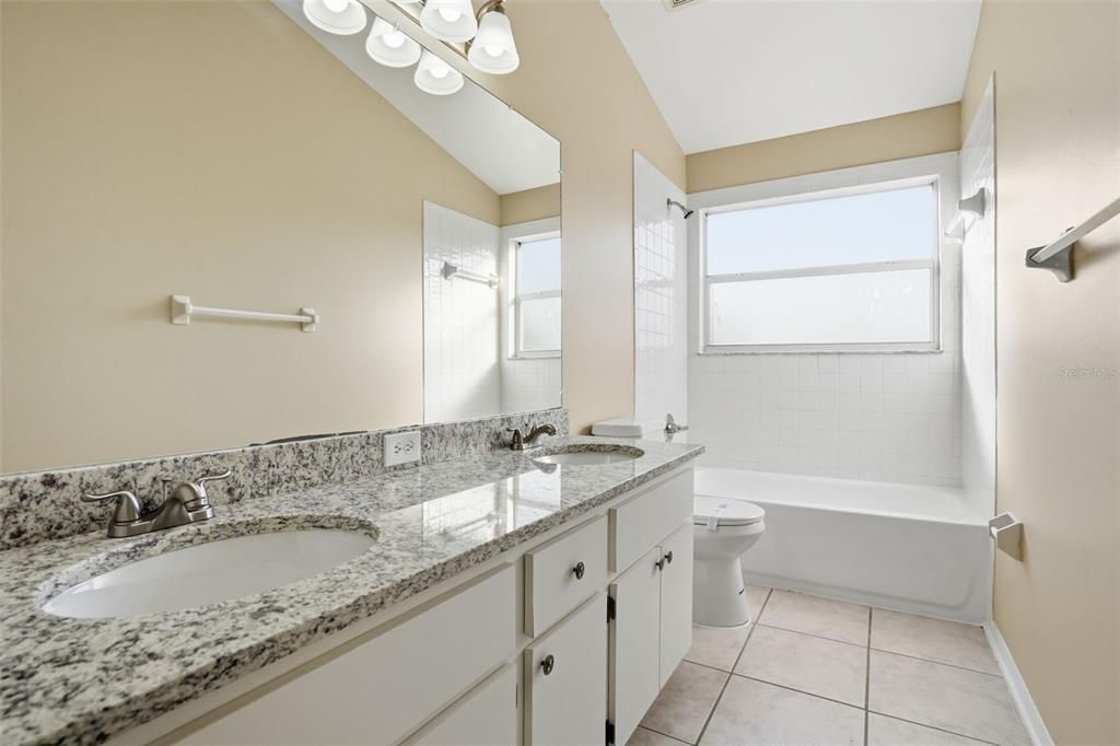 En Venta: $529,000 (5 camas, 2 baños, 3214 Pies cuadrados)