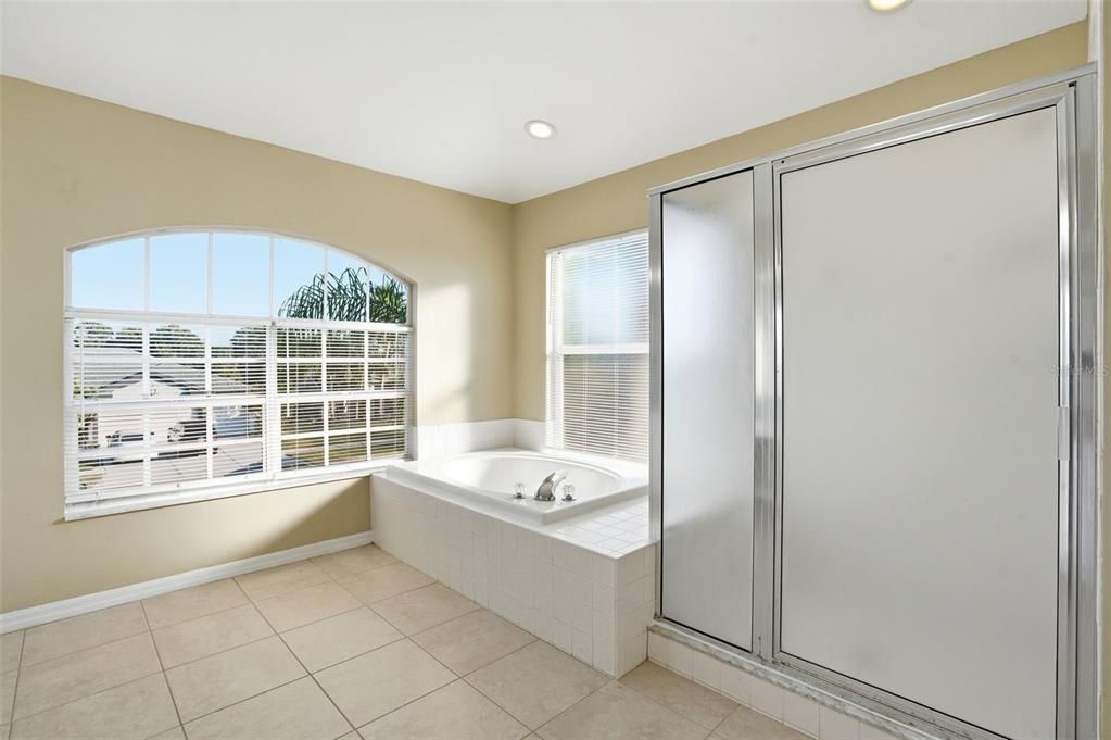 En Venta: $529,000 (5 camas, 2 baños, 3214 Pies cuadrados)