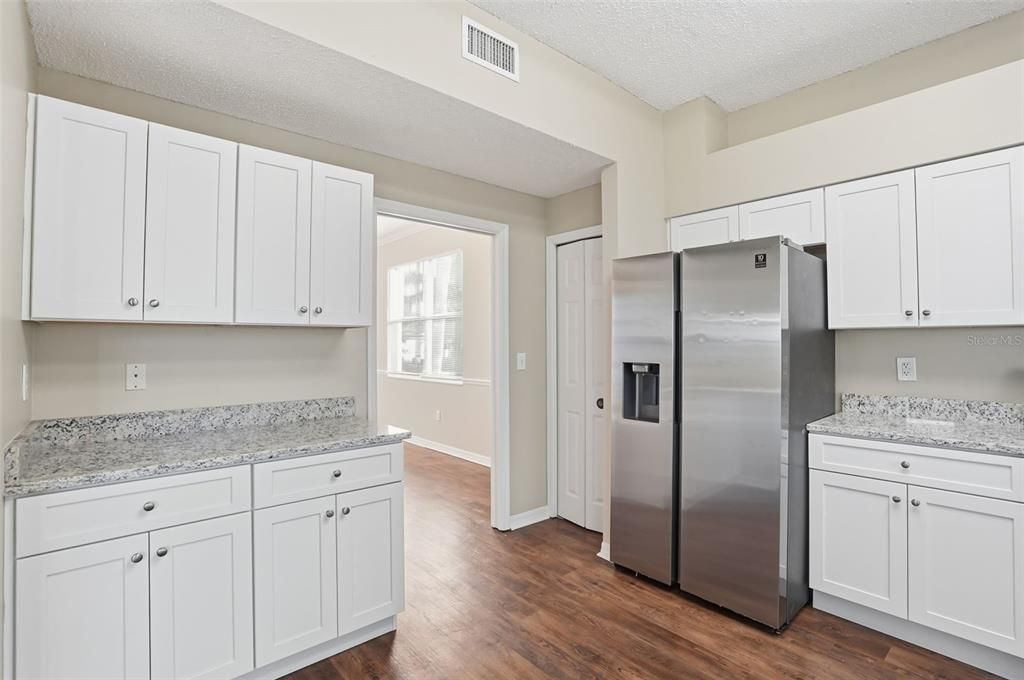 En Venta: $529,000 (5 camas, 2 baños, 3214 Pies cuadrados)