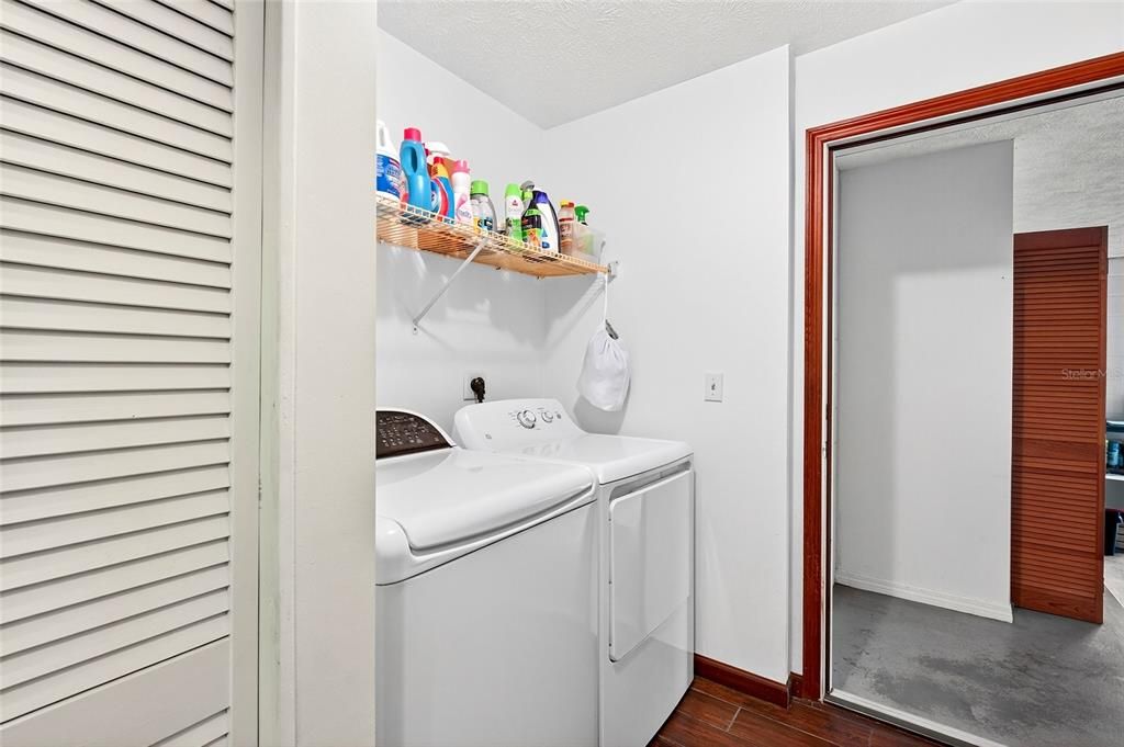 Active With Contract: $270,000 (3 beds, 2 baths, 1462 Square Feet)