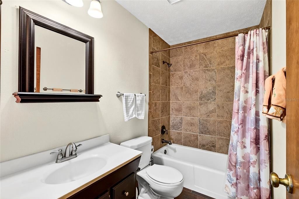 Active With Contract: $270,000 (3 beds, 2 baths, 1462 Square Feet)