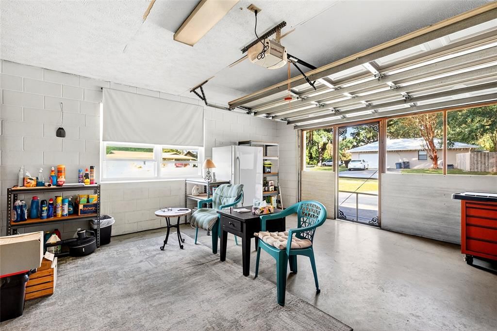 Active With Contract: $270,000 (3 beds, 2 baths, 1462 Square Feet)