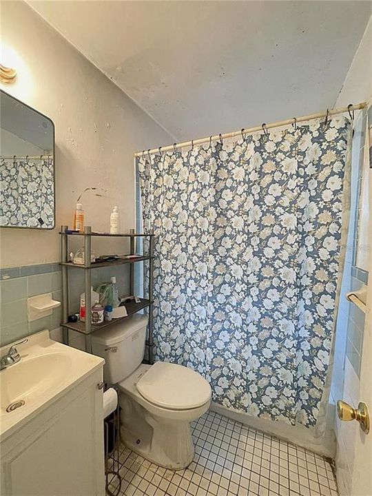 Active With Contract: $200,000 (1 beds, 1 baths, 708 Square Feet)