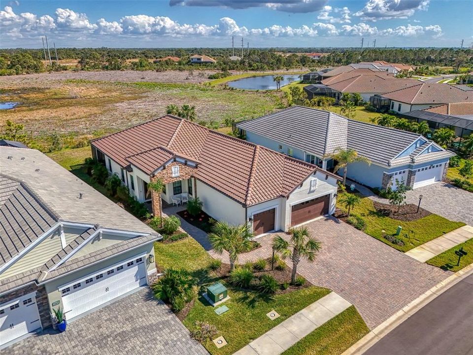 For Sale: $575,000 (3 beds, 2 baths, 2289 Square Feet)