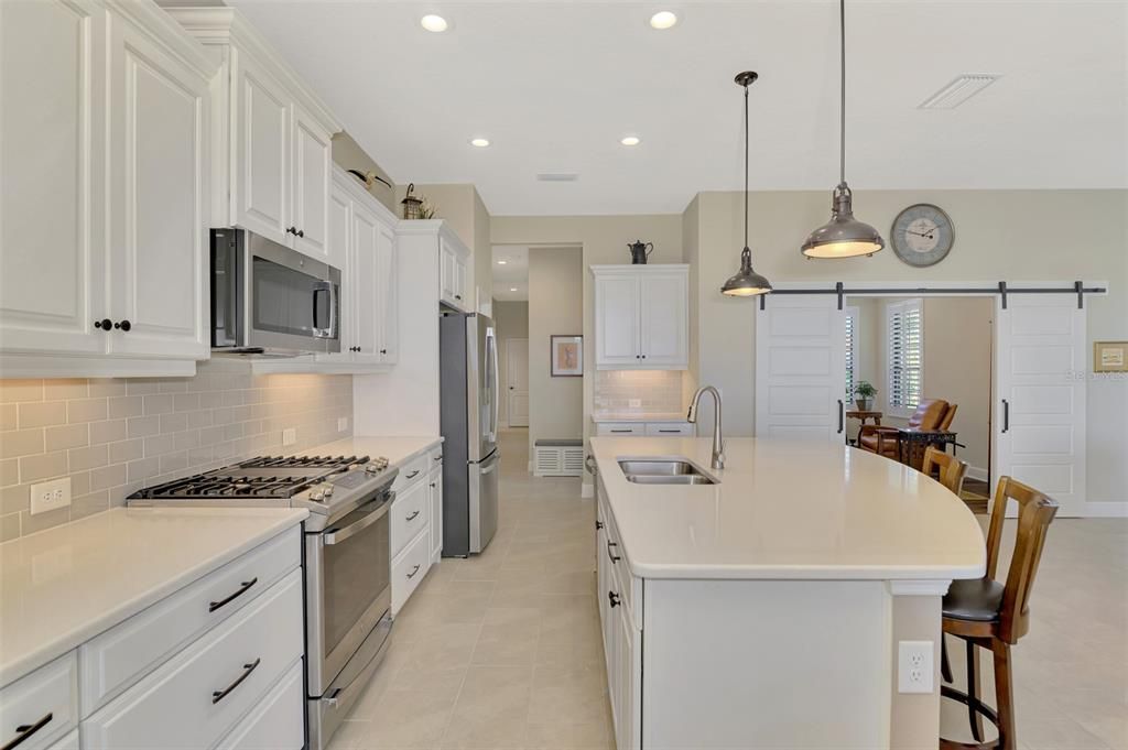 For Sale: $575,000 (3 beds, 2 baths, 2289 Square Feet)