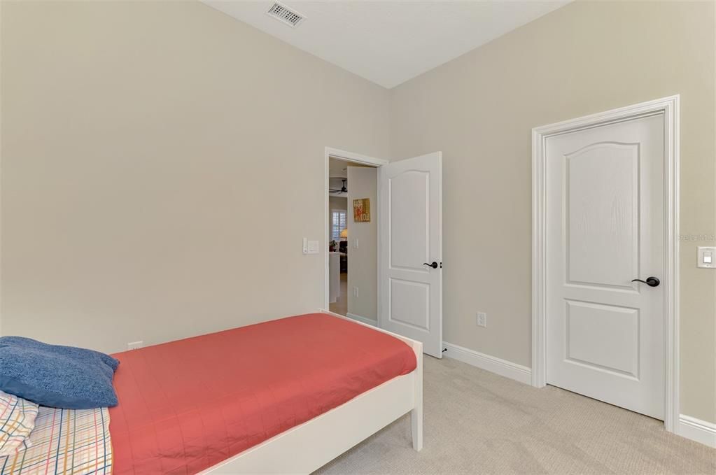 For Sale: $575,000 (3 beds, 2 baths, 2289 Square Feet)