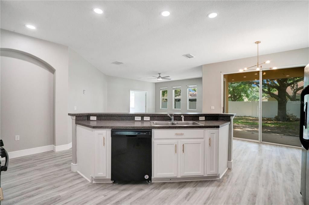 For Sale: $535,000 (4 beds, 3 baths, 2345 Square Feet)