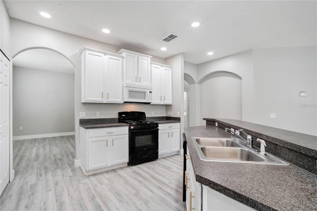 For Sale: $535,000 (4 beds, 3 baths, 2345 Square Feet)