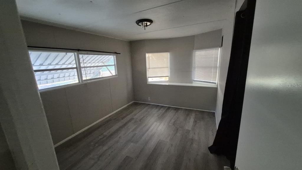 На продажу: $99,999 (3 спален, 2 ванн, 1248 Квадратных фут)