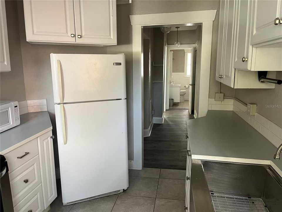 В аренду: $2,000 (2 спален, 1 ванн, 640 Квадратных фут)