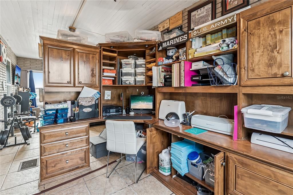 For Sale: $299,000 (5 beds, 3 baths, 1958 Square Feet)