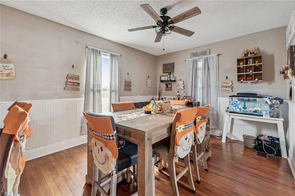 For Sale: $299,000 (5 beds, 3 baths, 1958 Square Feet)