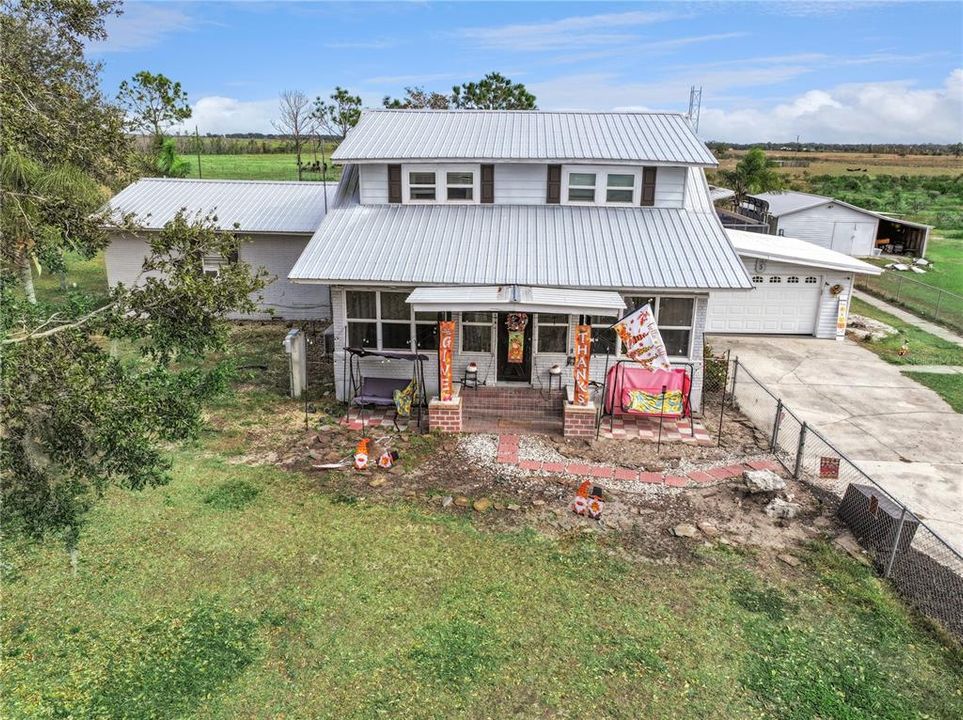 For Sale: $299,000 (5 beds, 3 baths, 1958 Square Feet)