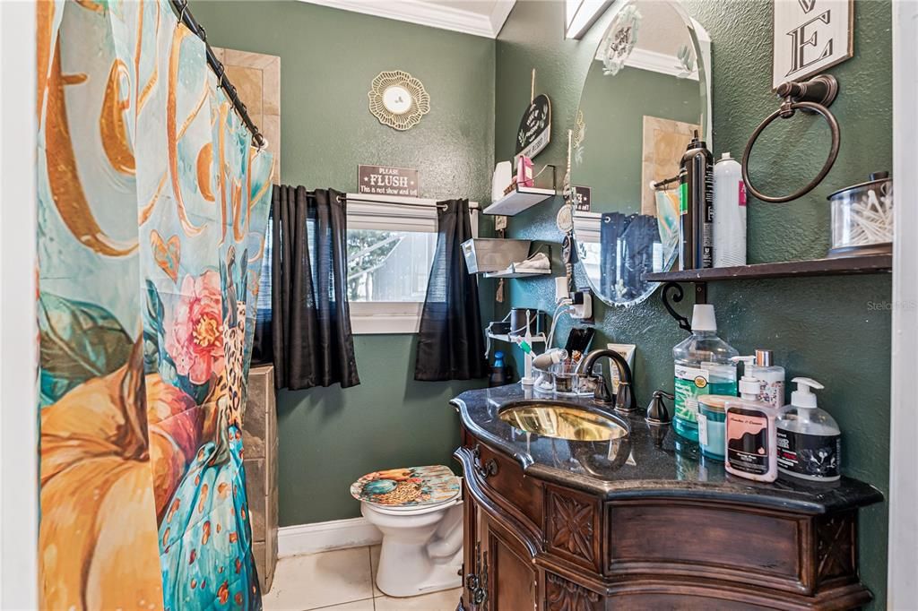 For Sale: $299,000 (5 beds, 3 baths, 1958 Square Feet)