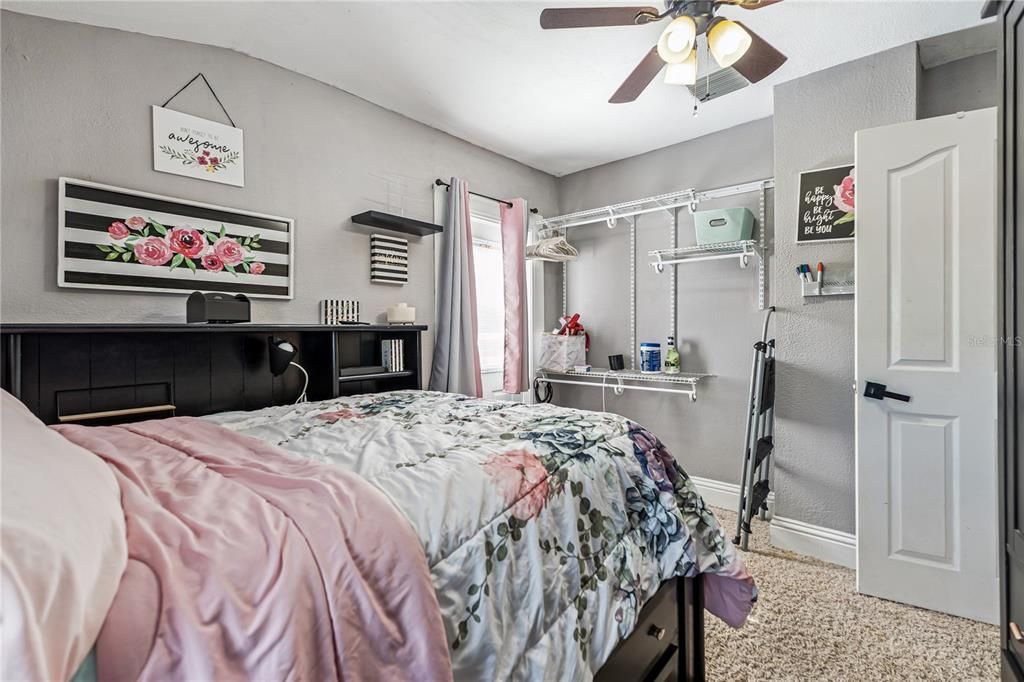 For Sale: $299,000 (5 beds, 3 baths, 1958 Square Feet)