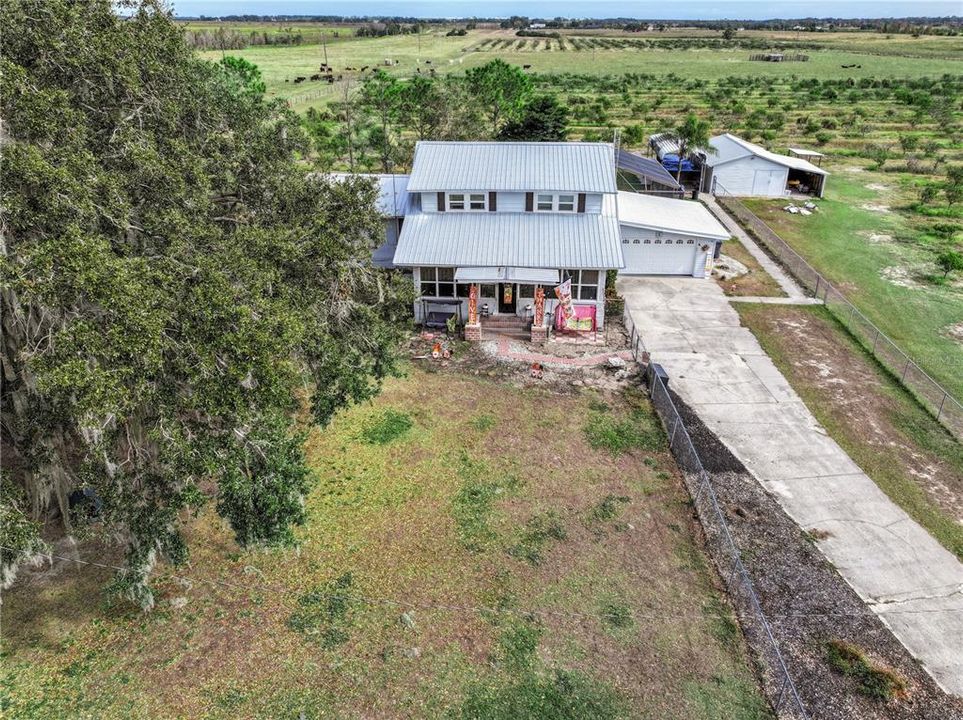 For Sale: $299,000 (5 beds, 3 baths, 1958 Square Feet)