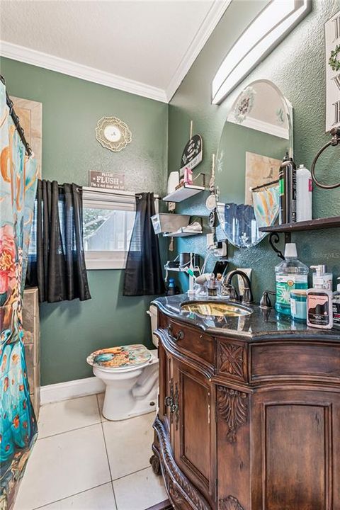 For Sale: $299,000 (5 beds, 3 baths, 1958 Square Feet)