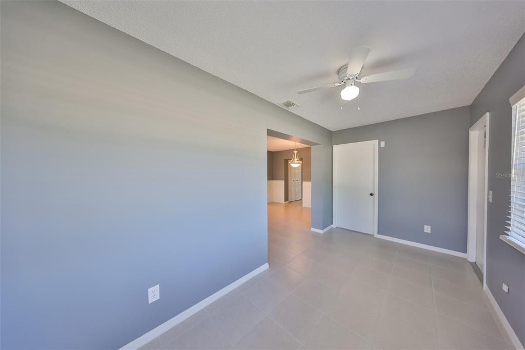 На продажу: $143,900 (1 спален, 1 ванн, 928 Квадратных фут)